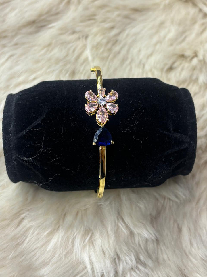 Colourful flower bracelet