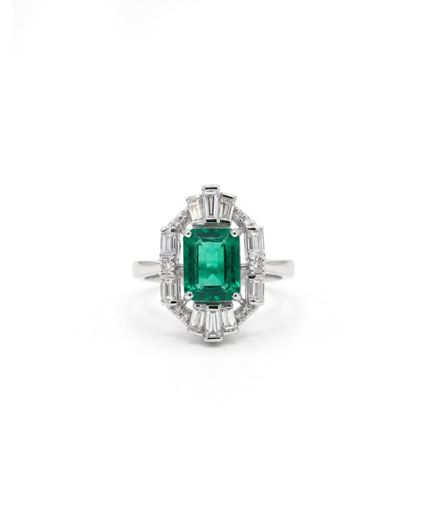 Diamond shapped with emerald