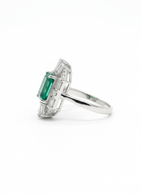 Diamond Shape & Emerald Silver Ring | Zeya Luxe Jewels