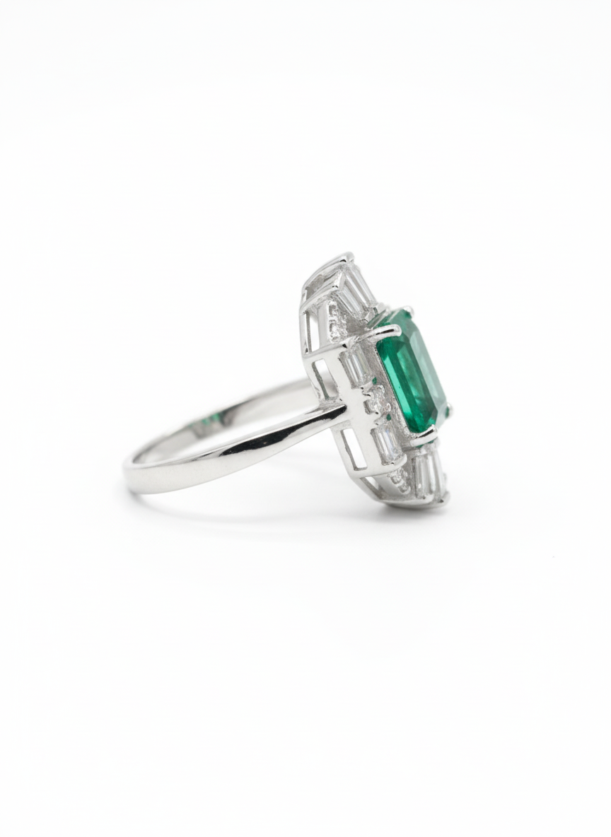Diamond shapped with emerald