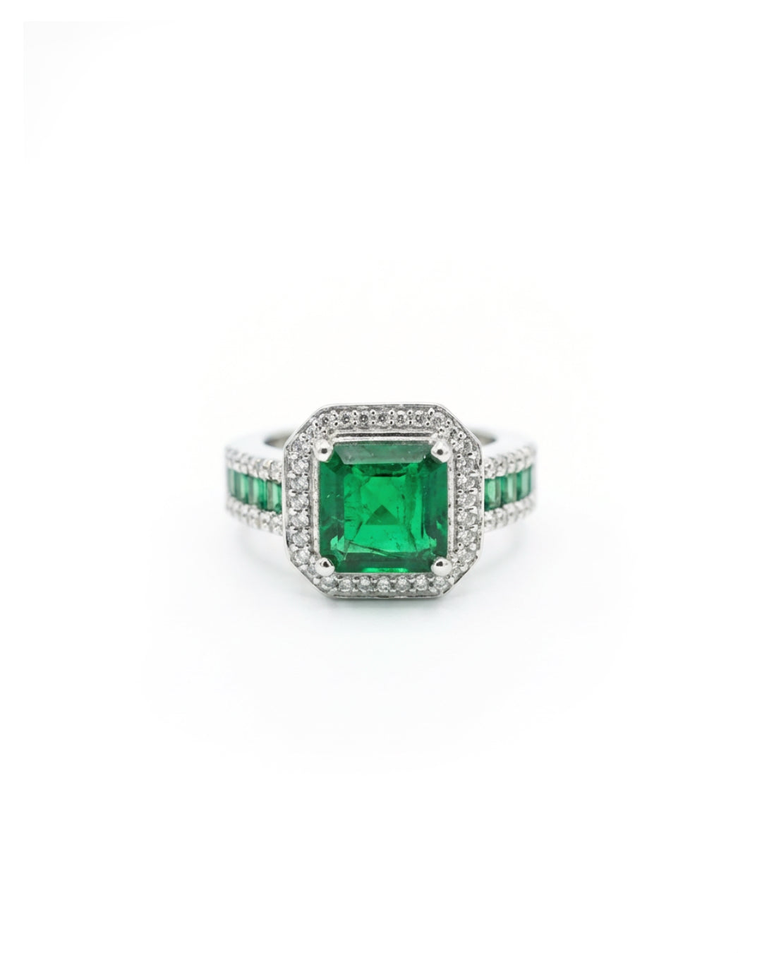 Emerald stud ring