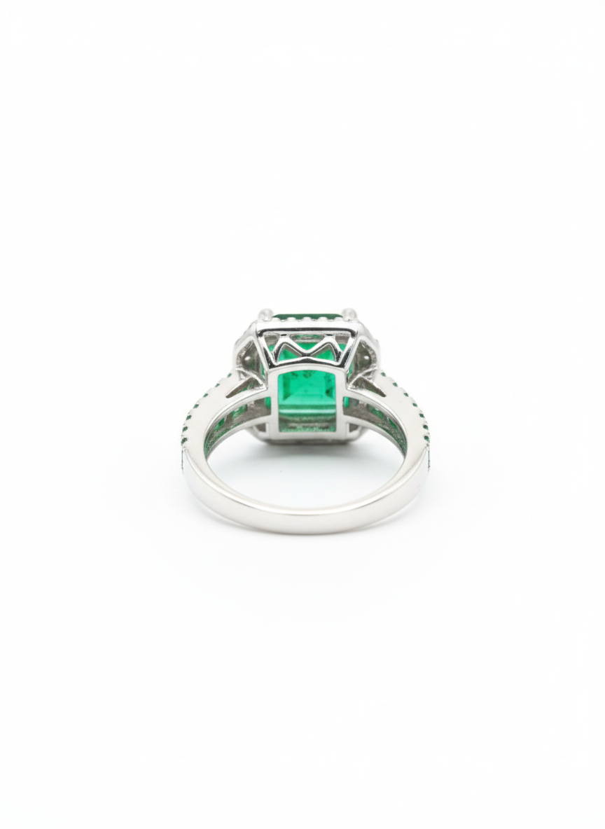 Emerald stud ring